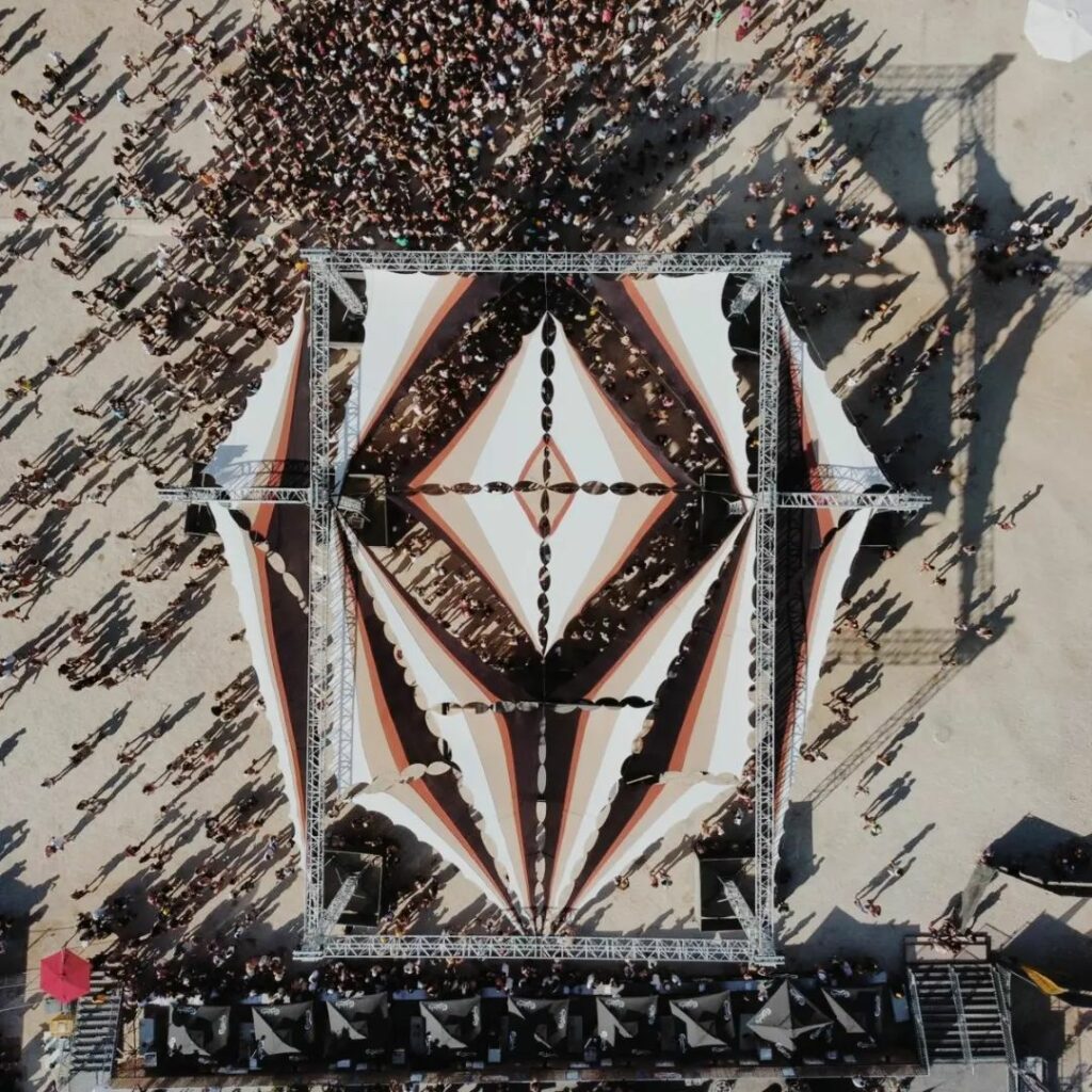 🕷 DELTA ️ FESTIVAL D A Y 4 !... Marseille, France Prise de vue aérienne by 𝕍𝕠𝕝 𝕕’𝕠𝕚𝕤𝕖𝕒𝕦 (@vol__doiseau)•••••••••••••••••••••••••